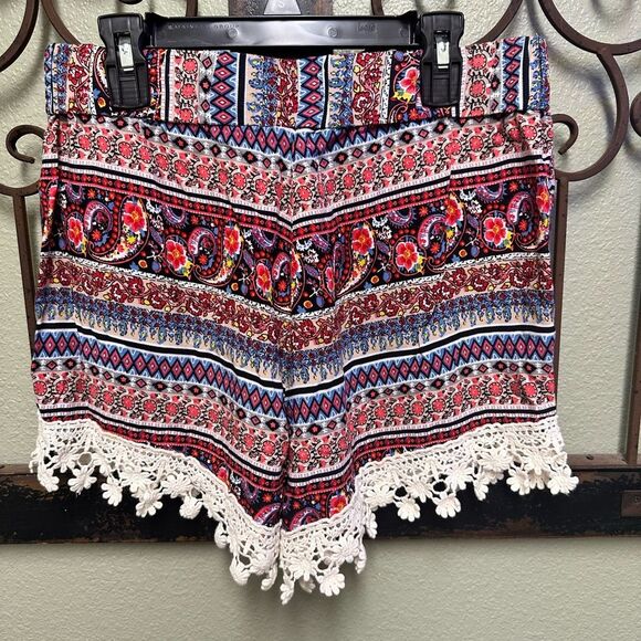 CI Sono multi print embroidered lace hem pull on shorts - Picture 2 of 3